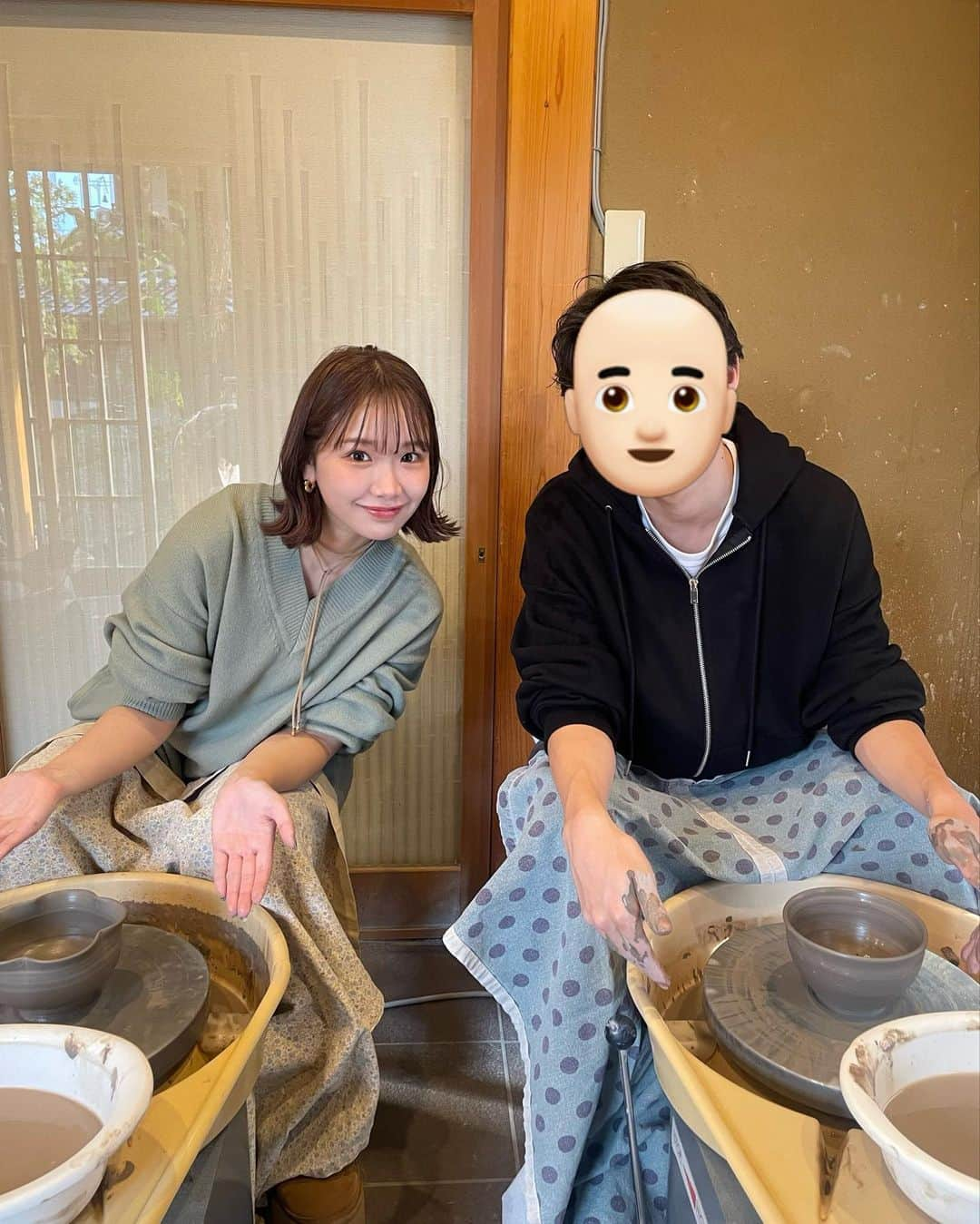 きりまるさんのインスタグラム写真 - (きりまるInstagram)「京都旅行 〜🍵♡ 人生はじめての陶芸に挑戦っ  思ったより難しかったけど 愛情込めてじぶんで作ったお皿で これからご飯食べれる思うと嬉しい〜🍚♡ １ヶ月くらいで色が付いて家に届くらしい！  最後のさいごで 爪ガリってやらかしてしまったけど なんか、そのまま完成になりました。笑 このツメガリのとこがどうなって届くか 気になるところであります ^_^✌🏻  行ったところ沢山あるけん まだまだ投稿しようと思います〜😽🫶🏻  思い出をありがとう〜！  たまたま見つけた陶芸のお店！ お店の方優しくて楽しかった〜🍵 （ @kashogama_pottery_school ）  ひつまぶしも実は人生初で こんなに美味しいもんがあったんや...って 衝撃を受けました 🍲予約して行ったよ！ （ @jisai_kyouman ）  みんなの旅の参考になりますようにっ⛩️ . . #京都#京都旅行#京都陶芸#京都観光#京都デート#京都ごはん#祇園#京都鰻#京都グルメ#京都旅#ひつまぶし#京都駅」11月7日 21時16分 - kirimaruuu