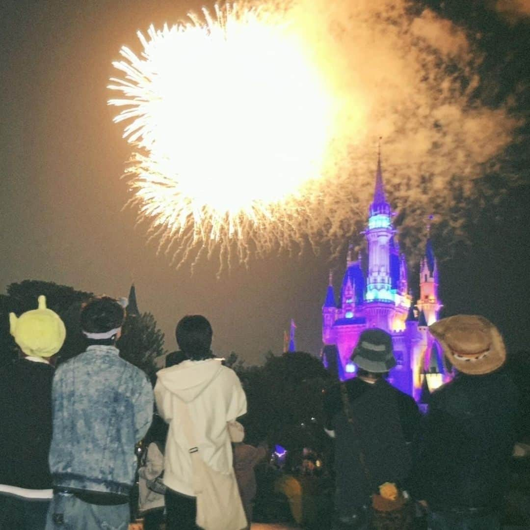 NOA（ノア）さんのインスタグラム写真 - (NOA（ノア）Instagram)「念願のTEAM NOAでディズニー行ってきた🏰🌙 楽しすぎて本当に1日が一瞬だった、、 また行きたい🌋」11月7日 21時18分 - n_o_a_3_