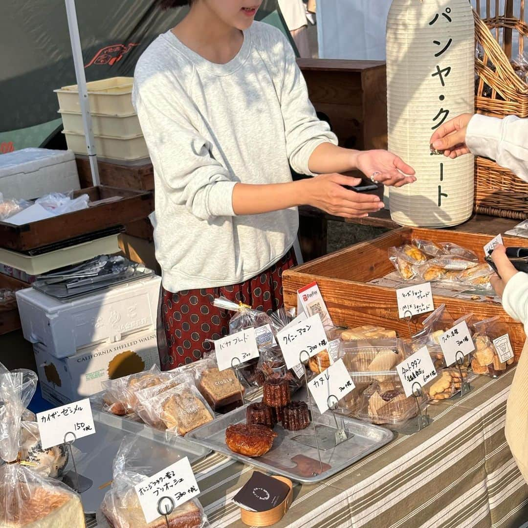 櫻井紗季さんのインスタグラム写真 - (櫻井紗季Instagram)「nominoichi🏕️ お店ごとのこだわりがとても素敵で最高に楽しかった！ サバサンド美味しかったな~ 器とコップgetです🥣  一緒に行ってくれてありがと♡ @morioka.yu  #東京蚤の市  #蚤の市 #国営昭和記念公園  #立川グルメ #イベント情報」11月7日 21時19分 - saki_sakurai_official