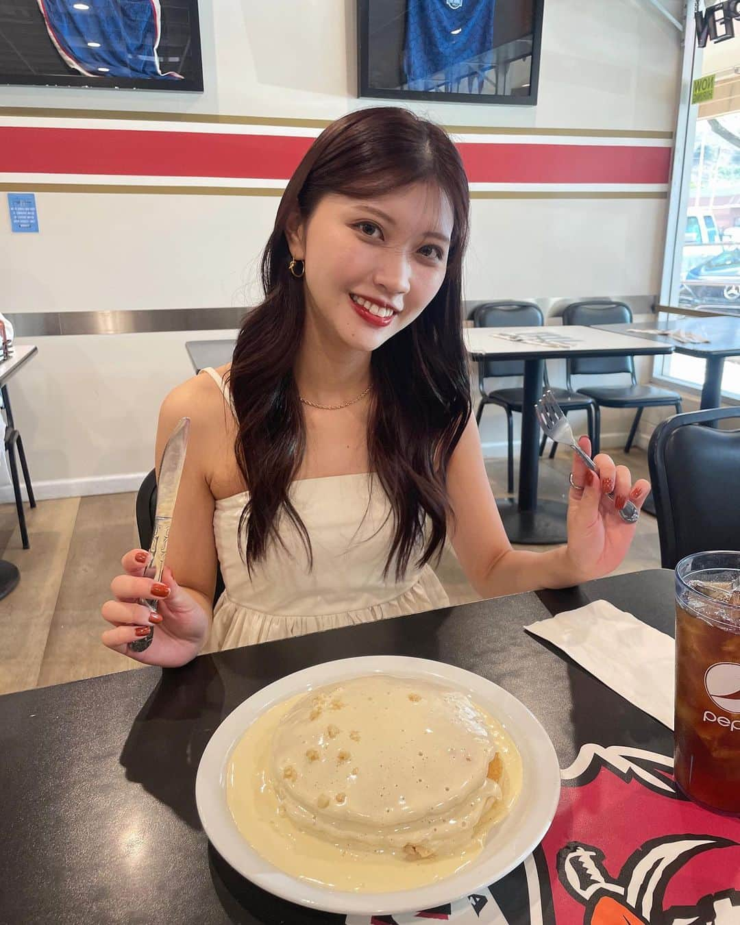 足立沙織さんのインスタグラム写真 - (足立沙織Instagram)「. 美味しかったものたち🥞♡  アサイーボウル大好きすぎて 滞在中、3箇所で食べた🥣✨  ガーリックシュリンプも大好物なんやけど ジョバンニの美味しくてもう食べたくなってる、、🥹  お店タグ付けしてます🏷️  . #hawaii#hawaiifood#waikiki  #ハワイ#ワイキキ#ハワイ旅行」11月7日 21時20分 - sao_ri_17