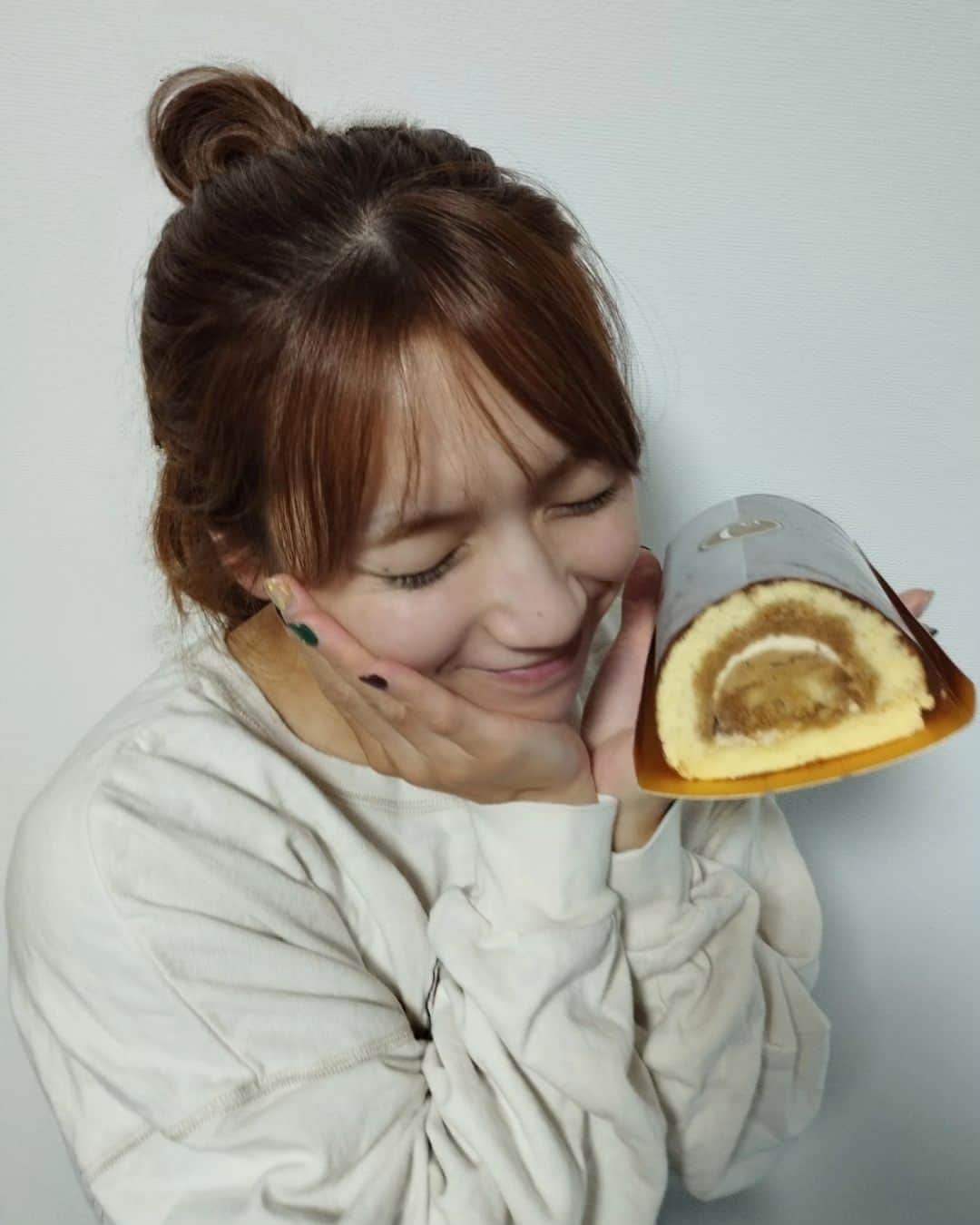 才木玲佳のインスタグラム：「sugar charge with tiramisu🤤💓」
