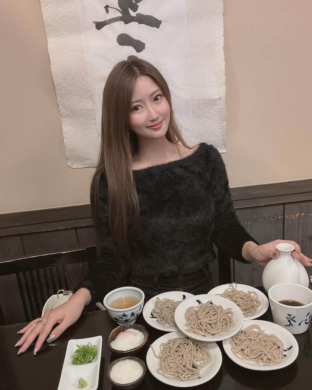 前田穂香さんのインスタグラム写真 - (前田穂香Instagram)「. . 大好きなお蕎麦美味しすぎた💖 . 初めての出石皿蕎麦🥰 . 遠いけど行ってよかった🥹 . #出石そば #出石皿そば #出石 #出石蕎麦 #蕎麦 #蕎麦屋 #蕎麦スタグラム #蕎麦好き #麺スタグラム #麺スタグラム #麺活 #麺類 #麺スタグラマー #正覚田中屋」11月7日 21時25分 - honoka_esn