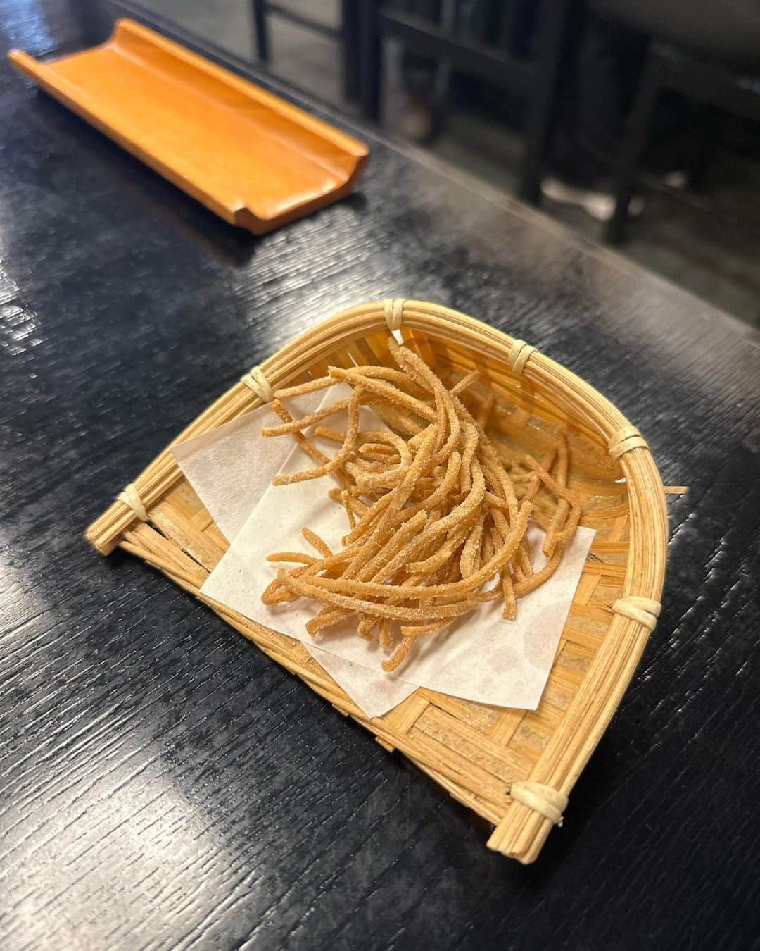 前田穂香さんのインスタグラム写真 - (前田穂香Instagram)「. . 大好きなお蕎麦美味しすぎた💖 . 初めての出石皿蕎麦🥰 . 遠いけど行ってよかった🥹 . #出石そば #出石皿そば #出石 #出石蕎麦 #蕎麦 #蕎麦屋 #蕎麦スタグラム #蕎麦好き #麺スタグラム #麺スタグラム #麺活 #麺類 #麺スタグラマー #正覚田中屋」11月7日 21時25分 - honoka_esn