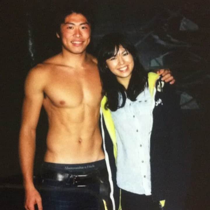 栗原ジャスティーンのインスタグラム：「Happy birthday my love 💜✨  付き合った頃はまだ大学生で同じバイト先だった嵩ももう36歳✨  おめでとうーーー！！！ 大好きだよーー！！ いつもありがとう🥰🥰🥰  #誕生日#happybirthday #夫婦##アゲボディ#シェレンフィット#筋トレ#ダイエット#フィット#美ボディ#トレーナー#ライフスタイルモデル#くびれ#桃尻#アンダーアーマー#fit#fitness #fitnessmotivation #fitnessmodel #trainibg#underarmour#美脚#宅トレ#家トレ#育児#3歳児」