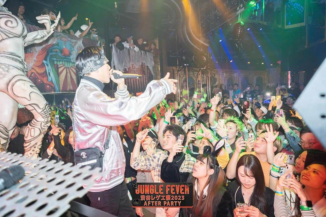 SPICY CHOCOLATEさんのインスタグラム写真 - (SPICY CHOCOLATEInstagram)「✴︎ アフパーも めっちゃ盛り上がったわ🎃  渋谷レゲエ祭とアフパー 両方来た人ビゴッ！  NEVER LAND HALLOWEEN  presents ＂JUNGLE FEVER＂ -渋谷レゲエ祭2023 AFTER PARTY-   #渋谷レゲエ祭 #JUNGLEFEVER #NEVERLAND #SHIBUYA」11月7日 21時38分 - spicy_chocolate23