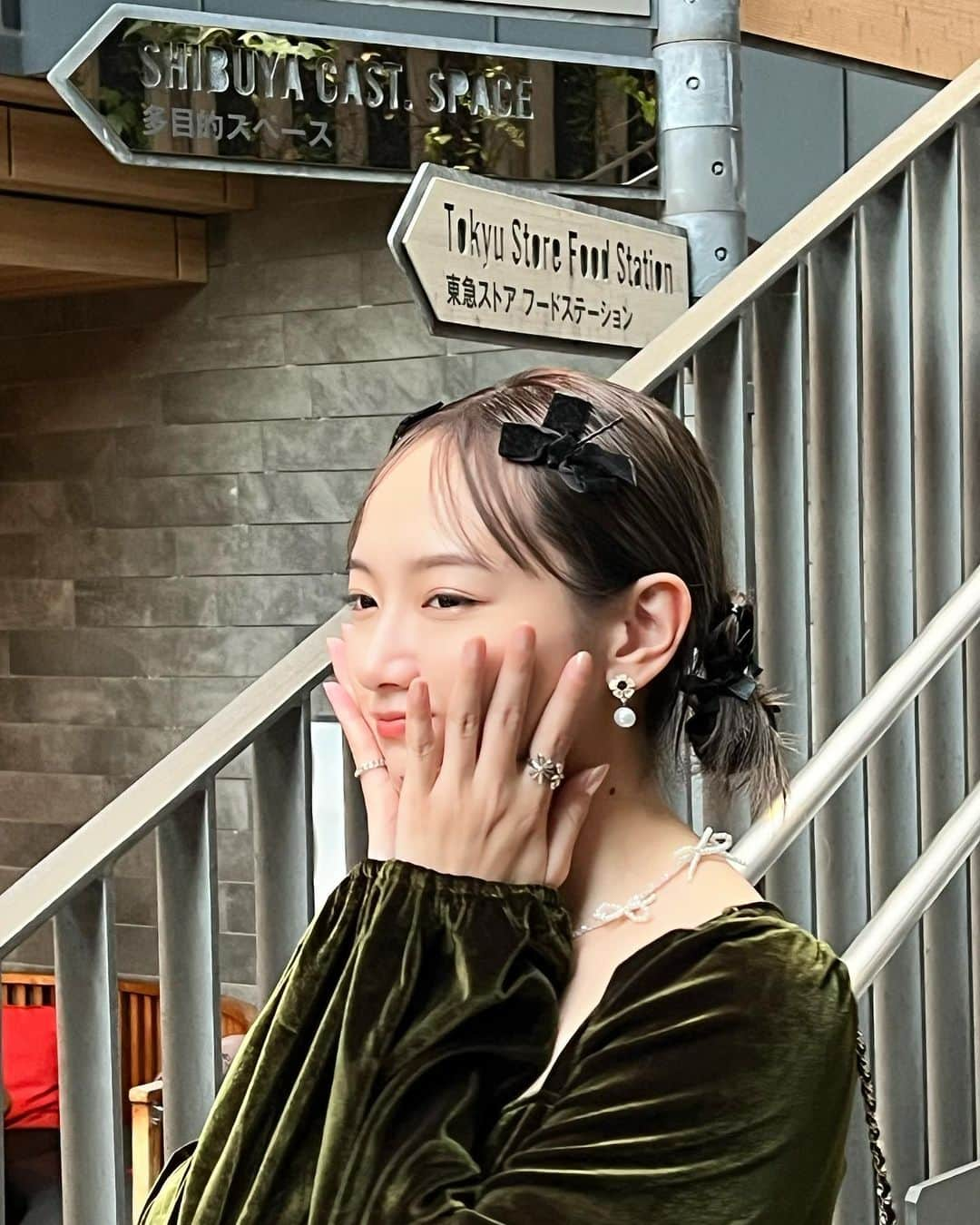 坂口風詩さんのインスタグラム写真 - (坂口風詩Instagram)「まなみんの結婚式で幸せたっぷり感じてきた♡♡  #オケージョンドレス #お呼ばれヘア #お呼ばれコーデ #お呼ばれメイク #ヘアアレンジ #バレエシューズ」11月7日 21時50分 - futa_sakaguchi