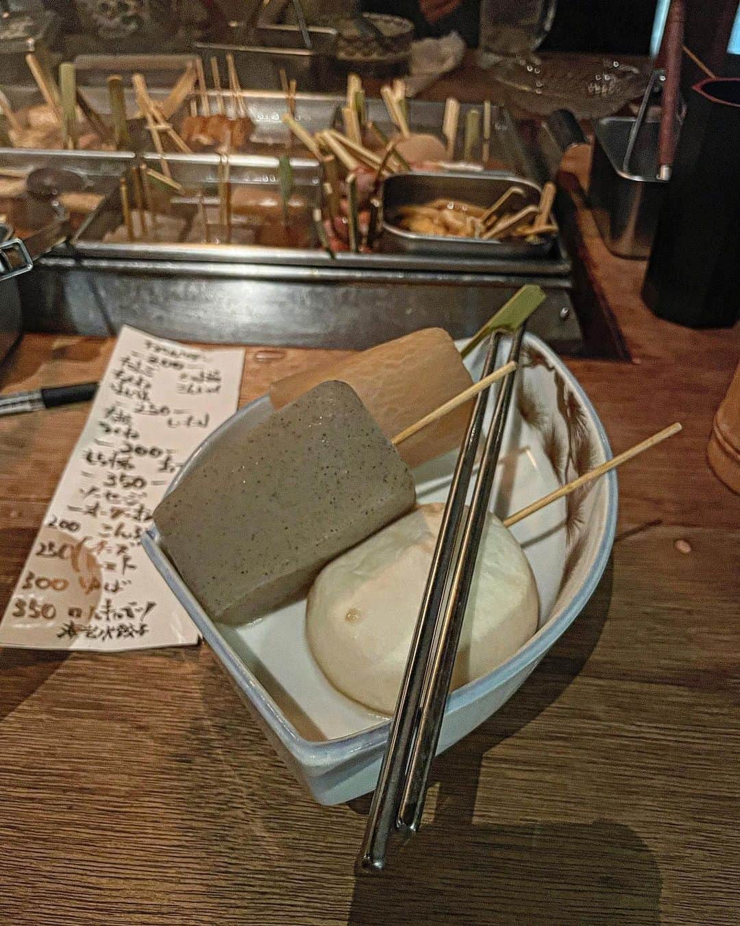 西井万理那さんのインスタグラム写真 - (西井万理那Instagram)「最近の、おいしかったごはんメモ🍚  （1枚目）#渋谷 #東京おでんラブストーリー  大根ひたひたで、うまー！！知らない人と相席不可避店、  （2枚目）#新宿 #大庵 お洒落ムード流れる圧倒的おいしさの手打ちお蕎麦やさん、  （3枚目）#高田馬場 #homeys  ここのアボカドチーズバーガーにドはまりしてもうた！  （4枚目）#新宿 #ブレッツカフェクレープリー 甘じょっぱいガレットのランチコース良！大行列！  （5枚目）#渋谷 #スパイラル  でてくるお料理、全全全部おいしい、牡蠣やさん、  （6枚目）#新大久保 #75chacha  安い！早い！美味しい！の気軽に入れる韓国料理やさん、  （7枚目）#京橋 #新進気鋭 大盛りお肉すぎてチャラいまである絶品やきにくやさん、  どばばば！と！ごはんの写真撮るのすき！！！！ あと進撃の巨人最終回よかった！！！！！！（突然）」11月7日 21時44分 - namahamu0822