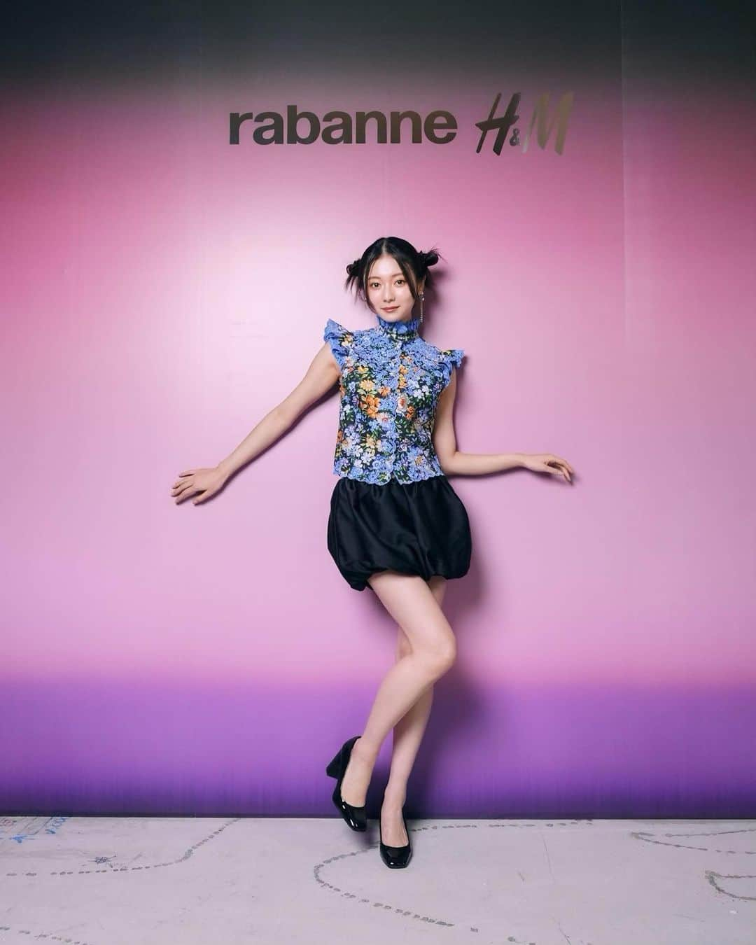 齊藤英里のインスタグラム：「． rabanne HMイベントにお邪魔しました🪩✨ 花柄トップスがすごくお気に入り。  @hm  @rabanne  #rabanneHM  #エイチアンドエム  #PR」