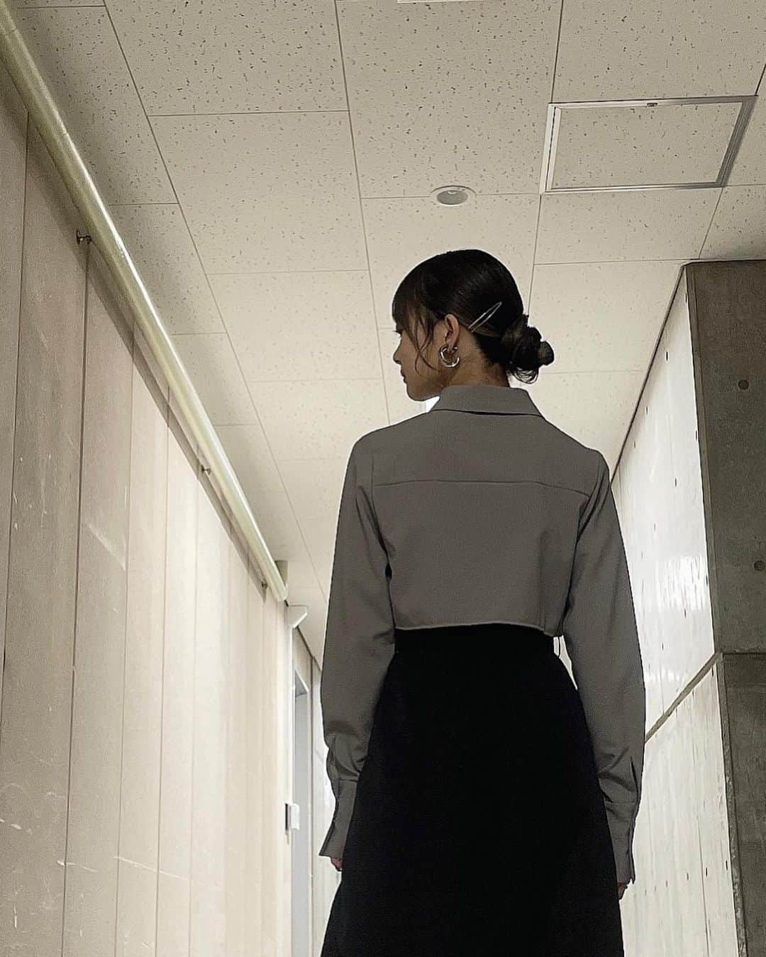 宇井優良梨さんのインスタグラム写真 - (宇井優良梨Instagram)「⁡ 🩶: @united_tokyo スカートのデザインがとてもかわなワンピなのです。☺︎ キラチャレの日の衣装🤵🏼‍♀️ ⁡ #unitedtokyo #uiimode」11月7日 21時49分 - yurari722