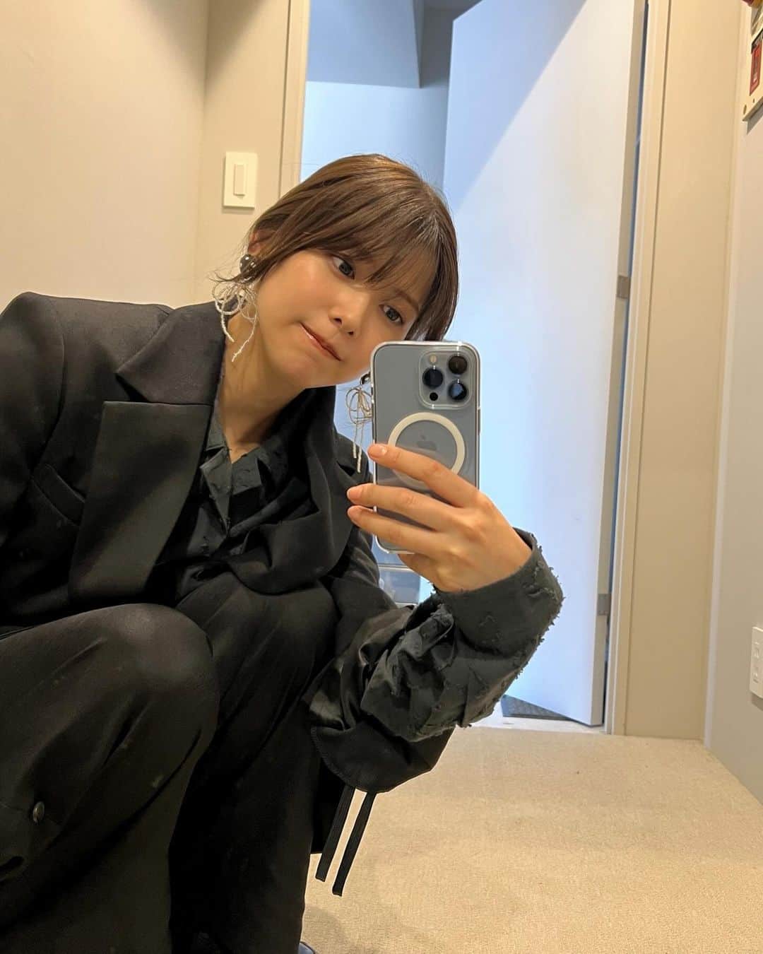 渡邉理佐さんのインスタグラム写真 - (渡邉理佐Instagram)「🖤🖤」11月7日 21時58分 - _risawatanabe_