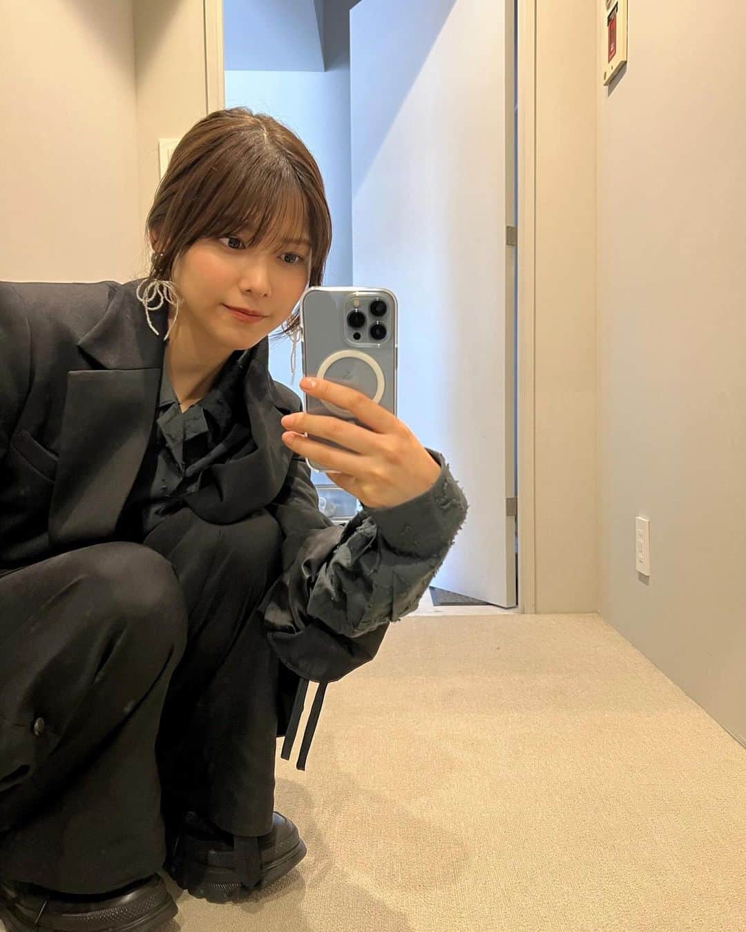 渡邉理佐さんのインスタグラム写真 - (渡邉理佐Instagram)「🖤🖤」11月7日 21時58分 - _risawatanabe_