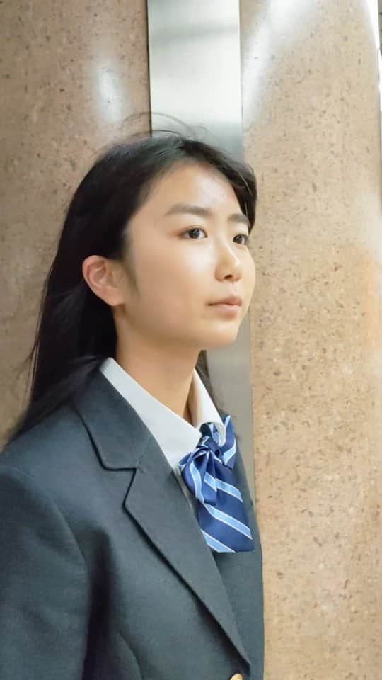 のインスタグラム：「電車が通過したあとの動画です🚃  #08#jc3#ljc#15yearsold#制服#中学生」