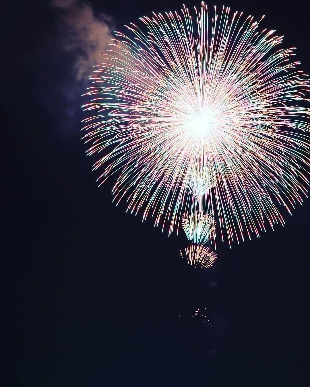 ふかしさんのインスタグラム写真 - (ふかしInstagram)「土浦花火大会 振動を感じる距離で見るのが心地よい  #花火  #土浦花火大会  #土浦全国花火競技大会  #日本の花火  #fireworks  #japanstyle」11月7日 21時59分 - fukashi