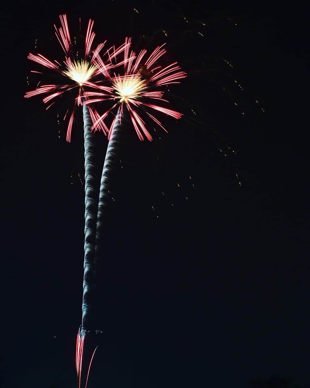ふかしのインスタグラム：「土浦花火大会 振動を感じる距離で見るのが心地よい  #花火  #土浦花火大会  #土浦全国花火競技大会  #日本の花火  #fireworks  #japanstyle」
