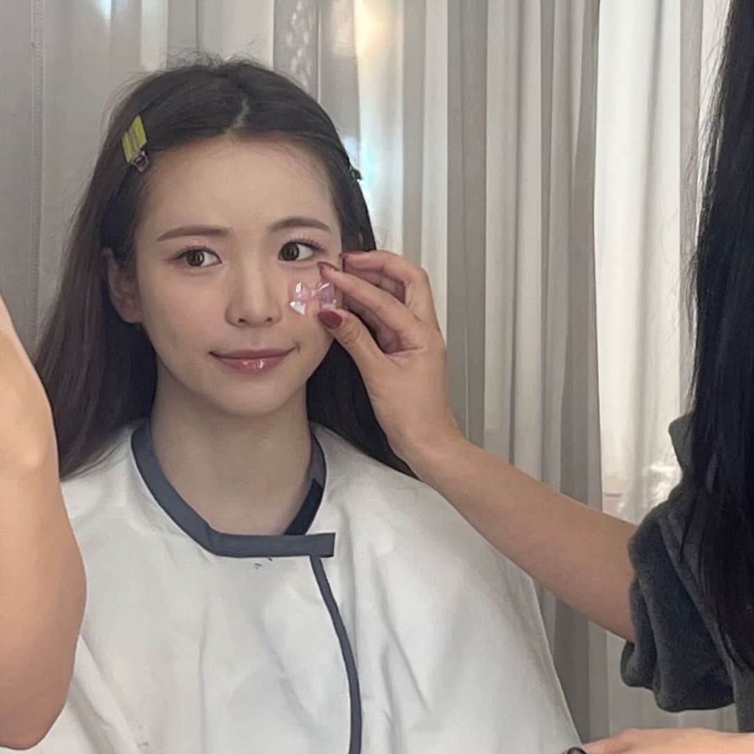 のインスタグラム：「リボン悩み中…🎀 리본 고민중…🎀ㅎㅎ . . #niziu #maya」