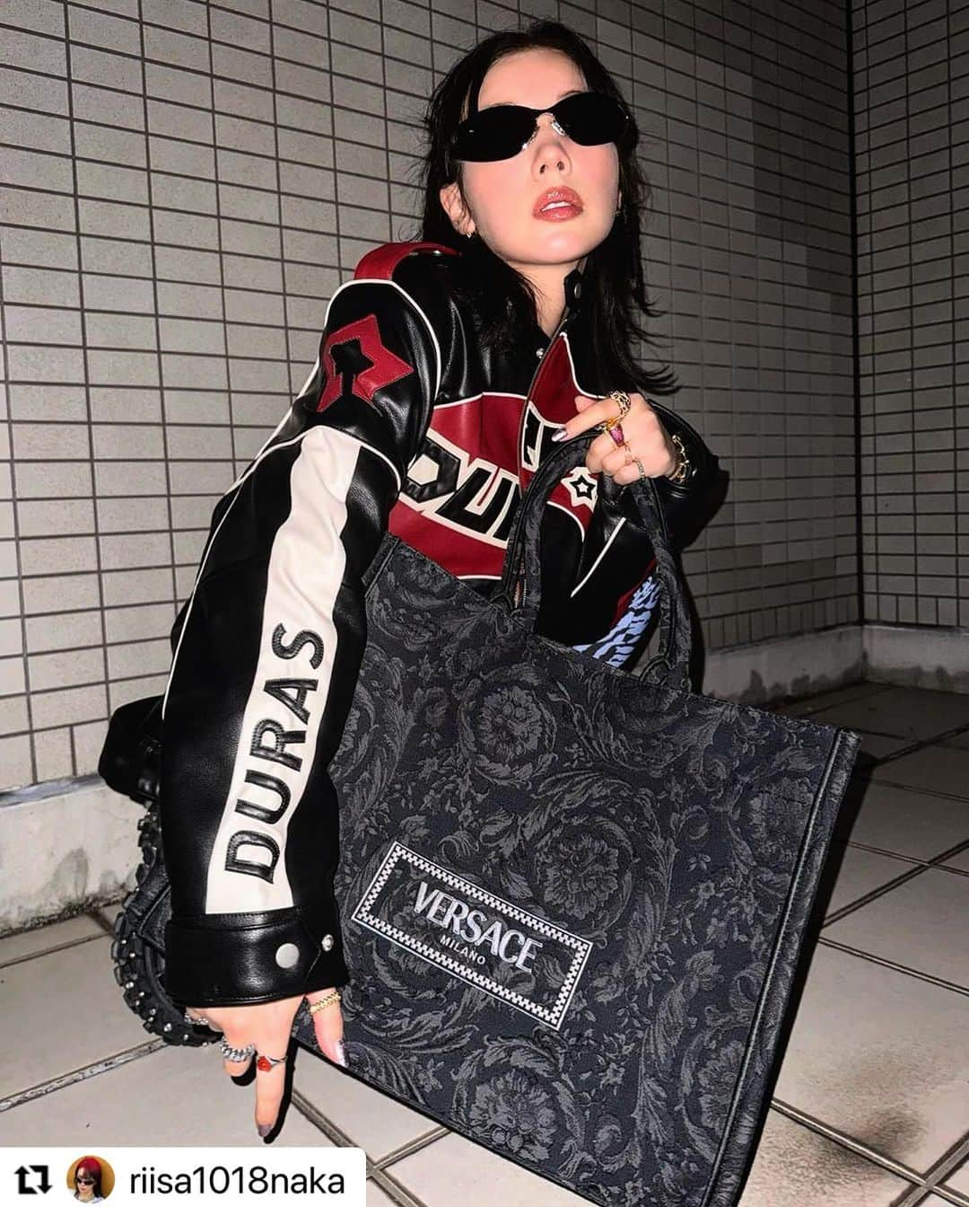 デュラスのインスタグラム：「Riisa is wearing original design biker jacket❤︎  #Repost @riisa1018naka  ・・・ 最近の気分はクールレディ🖤🩶🖤🩶❤️‍🔥 も🫶🏻て✨🩷😘笑笑」