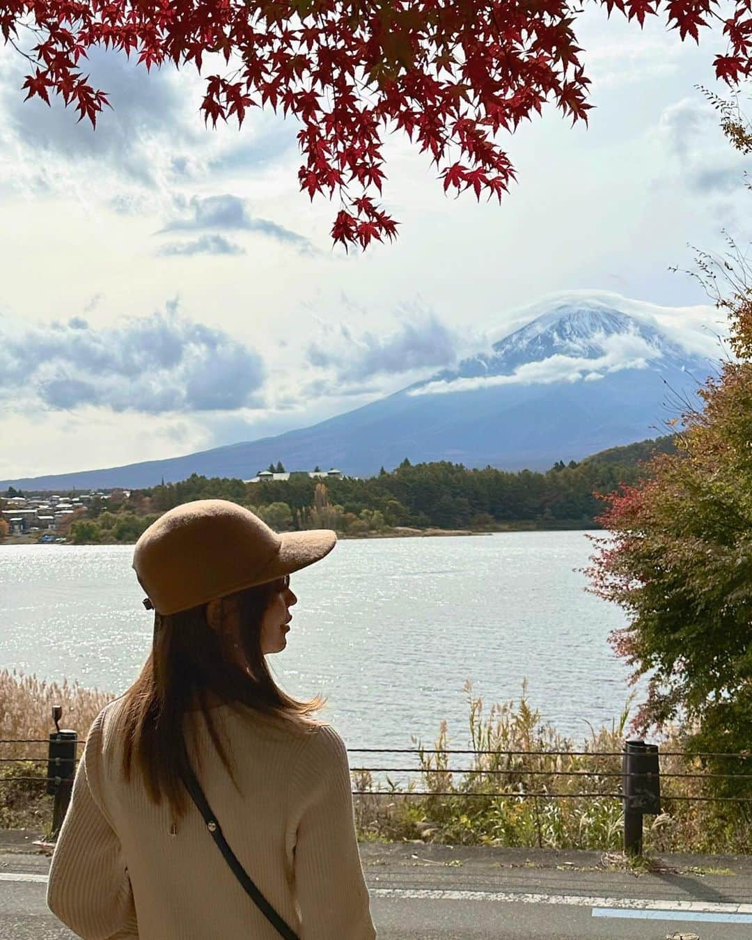 池田沙代さんのインスタグラム写真 - (池田沙代Instagram)「🗻🍁🐶  紅葉が綺麗でびっくりした😳🍁 富士山も🗻✨  ぴのといっぱいお出かけしたい💕  #紅葉#富士河口湖町 #富士山#fujimountain」11月7日 22時00分 - sayopi