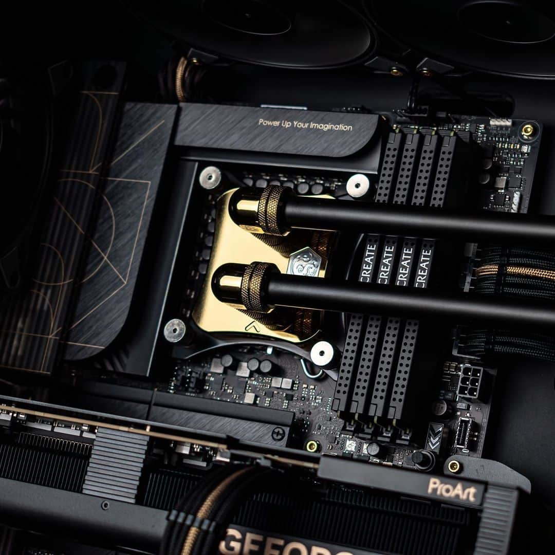 ASUSさんのインスタグラム写真 - (ASUSInstagram)「💛Inspired by the #ProArt Z790-Creator WiFi, the alluring black case adorned with touches of gold delivers unparallelled beauty.  What's more, expect exceptional performance powered by the ProArt RTX4080.🎨🚀    Bring your visions alive with this build by @upsnef.✨ #ASUS @ProArt #pcbuild」11月7日 22時01分 - asus