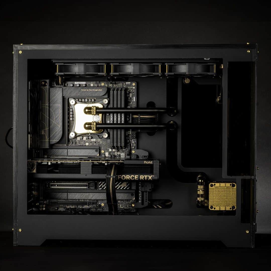 ASUSさんのインスタグラム写真 - (ASUSInstagram)「💛Inspired by the #ProArt Z790-Creator WiFi, the alluring black case adorned with touches of gold delivers unparallelled beauty.  What's more, expect exceptional performance powered by the ProArt RTX4080.🎨🚀    Bring your visions alive with this build by @upsnef.✨ #ASUS @ProArt #pcbuild」11月7日 22時01分 - asus