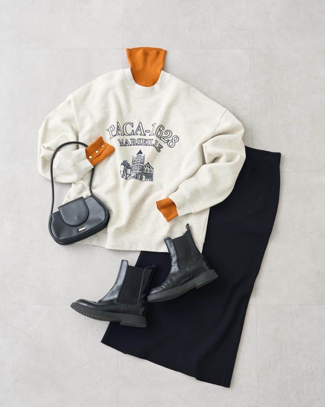 Discoat Parisienのインスタグラム：「recommend✨  【ユニセックス】 マルセイユスーベニアグラフィックスウェット ¥5,940(tax in)  リブ袖口ボタンタートルネックプルオーバー ¥4,400(tax in)  ナローニットスカート ¥5,500(tax in)  #discoat#ディスコート#大人カジュアル#カジュアル#スウェット#ユニセックス#メンズライク」