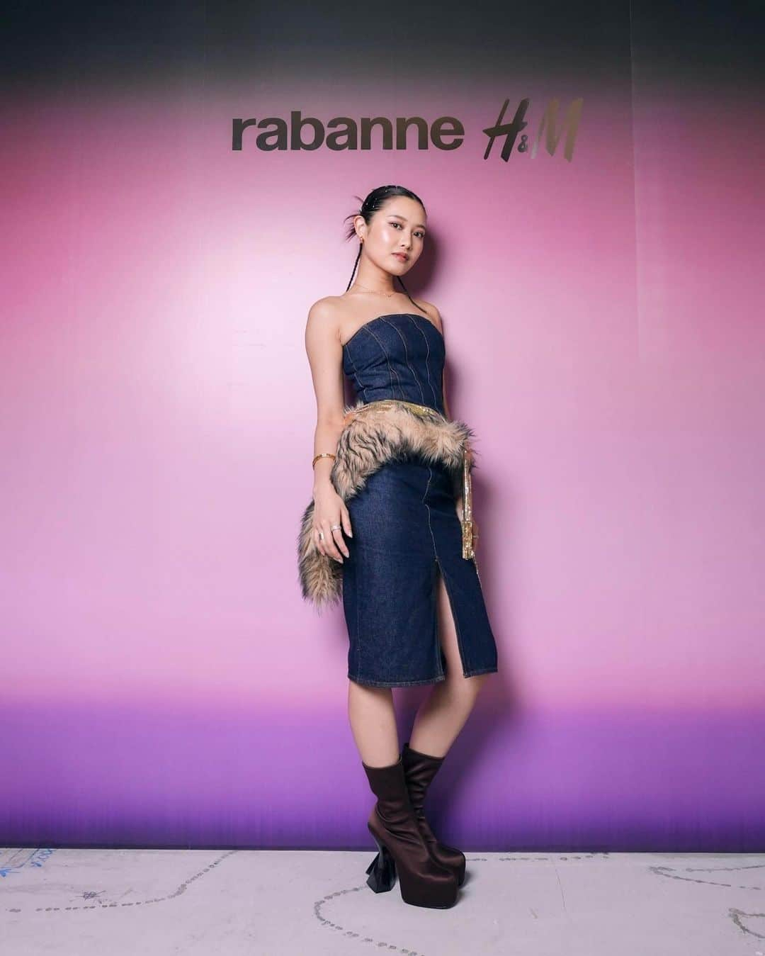 阿部紫夕那さんのインスタグラム写真 - (阿部紫夕那Instagram)「. H&M × rabanne ⭐︎⭐︎⭐︎  @hm @rabanne #rabanneHM #エイチアンドエム #PR」11月7日 22時29分 - shunatan317