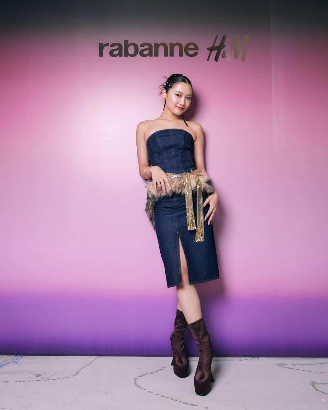 阿部紫夕那さんのインスタグラム写真 - (阿部紫夕那Instagram)「. H&M × rabanne ⭐︎⭐︎⭐︎  @hm @rabanne #rabanneHM #エイチアンドエム #PR」11月7日 22時29分 - shunatan317