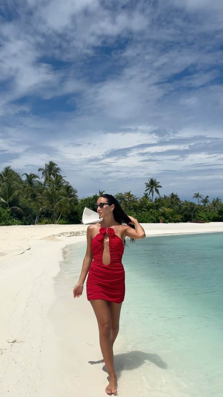 Tamara Kalinicのインスタグラム：「I only realised when I unpacked that my suitcase was a mini @magdabutrym showroom 😀 it’s easy when you love a brand that much」