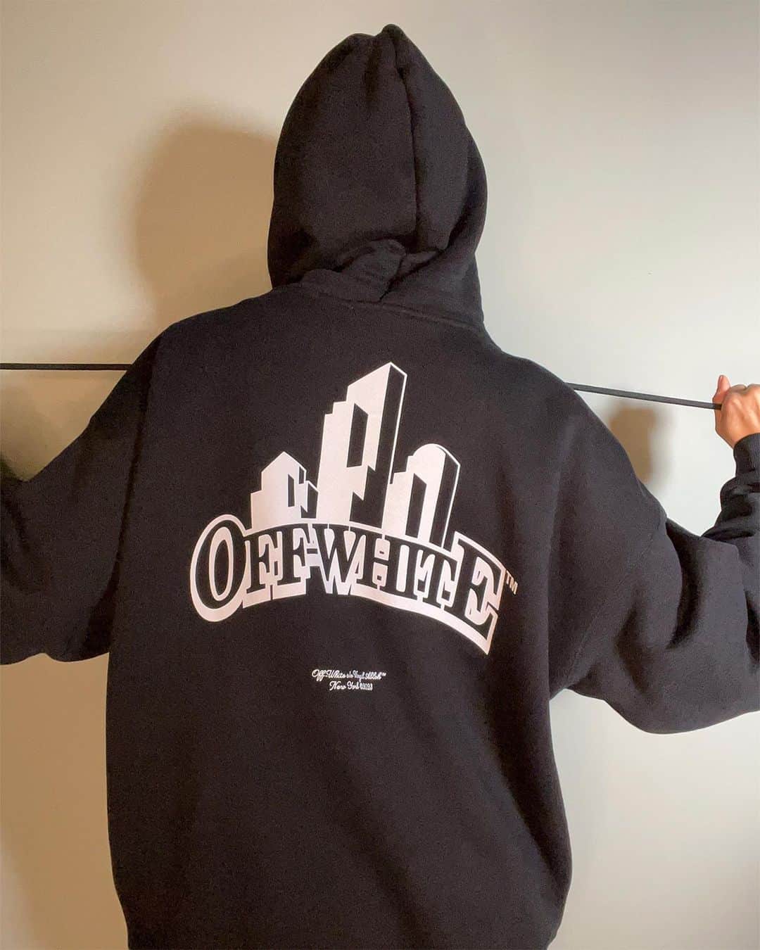 OFF-WHITE C/O VIRGIL ABLOHさんのインスタグラム写真 - (OFF-WHITE C/O VIRGIL ABLOHInstagram)「Off-White™ KIT  a limited-edition capsule collection inspired by the cultural epicenters that have been part of Off-White™ culture since day one. the city of New York seen through the eyes of @tamumcpherson. Off-White™ KIT drops tonight at 6pm CET and is available for 72 hours only.   ~ stop by stores in Milan, Paris, New York, Miami and Las Vegas to discover the capsule」11月7日 23時12分 - off____white
