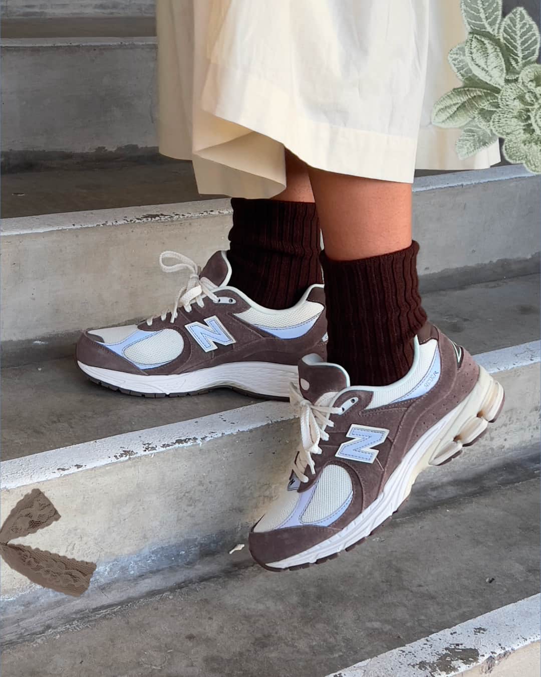ASOSのインスタグラム：「Go city-girl sweet in the new 2002 and 530 from New Balance 🍪  New Balance 2002 in brown [132866147] & tan [132866125] & New Balance 530 in off white [131099197] - all exclusive to ASOS」
