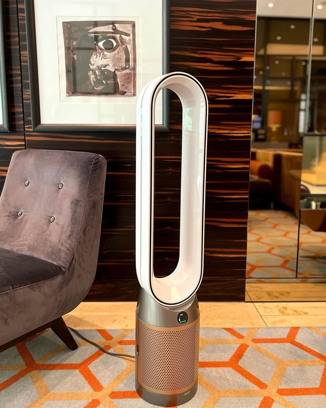 Dysonさんのインスタグラム写真 - (DysonInstagram)「Check in with purified air.  Engineered with HEPA filtration, the Dyson HEPA Cool Formaldehyde purifying fan captures dust, allergens and bacteria – keeping them sealed in.  For purified spaces, without unwanted guests.  📸: @ameronregent  Use #MyDyson for the chance to be featured.​」11月7日 23時28分 - dyson