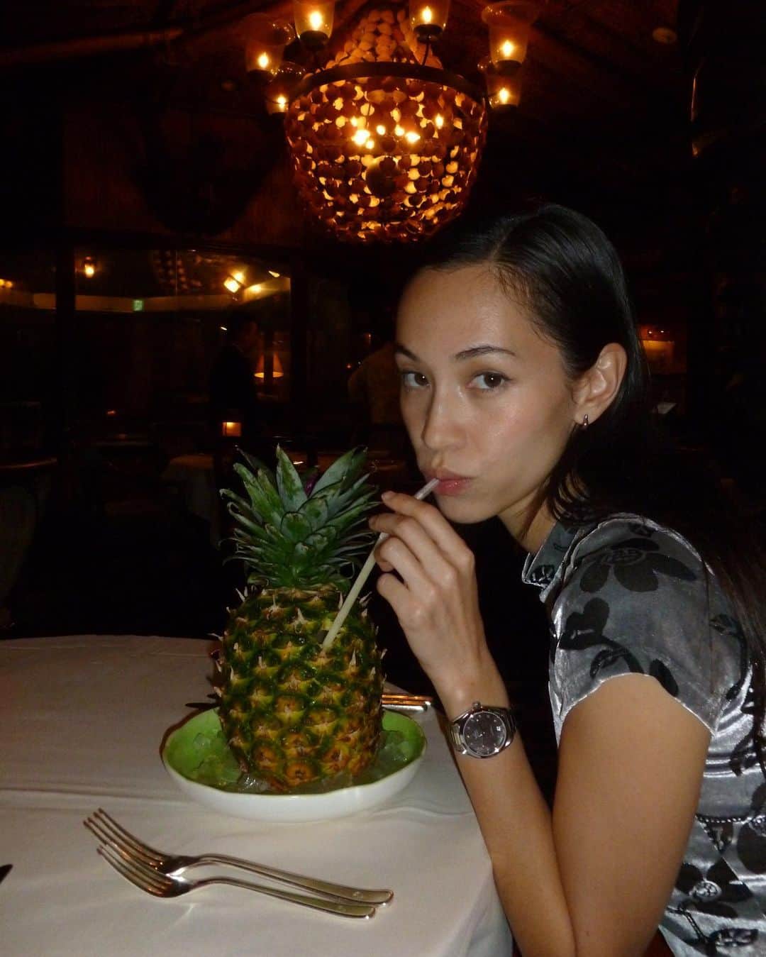水原希子 のインスタグラム：「Tropical Winter @omega 🍍🌺」