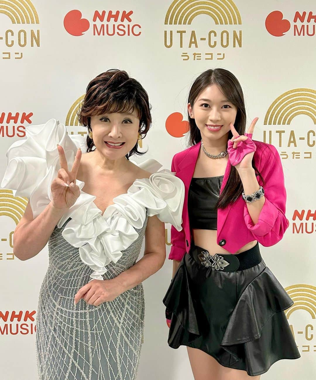 牧野真莉愛さんのインスタグラム写真 - (牧野真莉愛Instagram)「♡ ♡ 💖小林幸子さん💖 とってもきれいです✨✨✨ 小林幸子さんの歌、そしてお言葉もとても素敵でした🎵今日も。 小林幸子さん大好きです💕💕💕  小林幸子さんが、私のばあちゃんへビデオメッセージも撮ってくださいました。 ｢ばあちゃんを大切にね。｣小林幸子さんが私の目を見て言ってくれました。 小さい頃から小林幸子さんの歌をばあちゃんと聴いてた自分、夢のような出来事です❤️  小林幸子さん本当にありがとうございました💖  小林幸子さん今日もとってもいい香りしました🌈🌈 またご一緒できるといいな🍀 まりあより  🎀🎀🎀🎀🎀  ✨🎵うたコン🎵✨ NHK総合さん🐰11月7日(火)放送 モーニング娘｡'23出演させていただきました💗 ありがとうございました💕💕💕 ＆ 見逃し配信は“NHKプラス”で11月14日(火)午後8:45まで❣️❣️ ♡ ♡  #NHK総合 さん✨ #うたコン 🎵 #小林幸子 さん💖 #モーニング娘23 #牧野真莉愛」11月7日 23時52分 - maria_makino.official