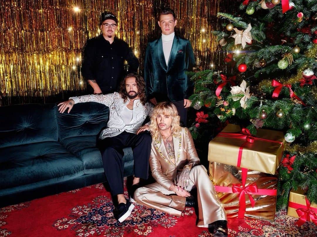 ビル・カウリッツのインスタグラム：「Christmas comes early this year 🎅🏼 Surprise!!!! Our song “your christmas” is out now on @amazonmusicde 🎄」