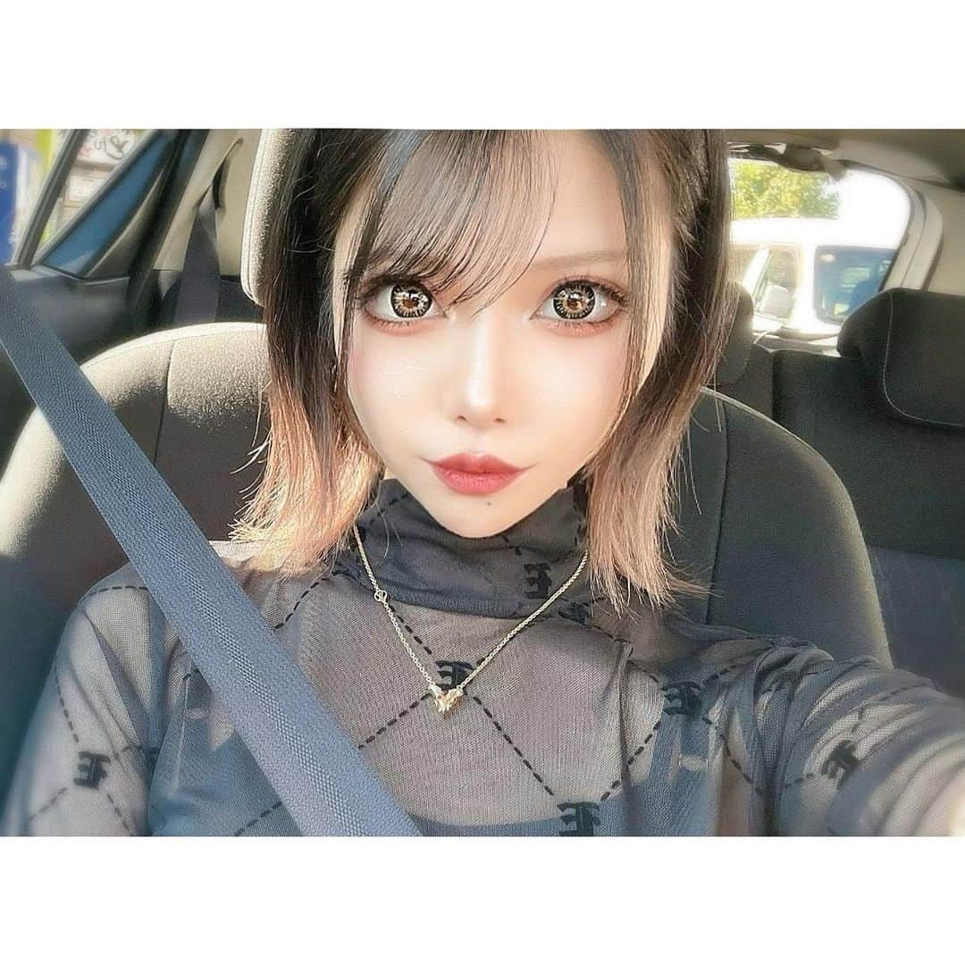 水城聖那のインスタグラム：「ㅤㅤㅤㅤㅤㅤㅤㅤㅤㅤㅤㅤㅤ ㅤㅤㅤㅤㅤㅤㅤㅤㅤㅤㅤㅤㅤ ㅤㅤㅤㅤㅤㅤㅤㅤㅤㅤㅤㅤㅤ いつかのアウトレット行った日の🚗💨 ㅤㅤㅤㅤㅤㅤㅤㅤㅤㅤㅤㅤㅤ ㅤㅤㅤㅤㅤㅤㅤㅤㅤㅤㅤㅤㅤ 日差し眩しくてㅤㅤㅤㅤㅤㅤㅤㅤㅤㅤㅤㅤㅤ 少しだけ険しい顔なってしまってるな😂 ㅤㅤㅤㅤㅤㅤㅤㅤㅤㅤㅤㅤㅤ ㅤㅤㅤㅤㅤㅤㅤㅤㅤㅤㅤㅤㅤㅤㅤㅤㅤㅤㅤㅤㅤㅤㅤㅤㅤㅤ #名古屋  #名古屋栄 #栄 #矢場町 #錦 #大須  #ootd #fashion #レイヤーショート #ショートカット #外ハネ #外ハネショート #ネイビーカラー #低身長 #低身長女子 #146cm #おしゃれさんと繋がりたい #自撮り女子 #自撮り界隈 #友達欲しい #Instagood #instalike #likesforlike #いいね返し #follow #followme #follow_me #followplease」