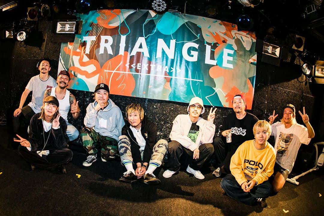 SHADOWSさんのインスタグラム写真 - (SHADOWSInstagram)「TRIANGLE EXTRA at 鹿児島SR HALL w/THE FOREVER YOUNGありがとうございました！  明日11/8は福岡LIVE HOUSE OP’s 11/10は久留米UEPON！  📸① @aburami_nigate  ②〜@Takashi_Konuma   #TRIANGLEEXTRA」11月8日 0時07分 - shadows_japan