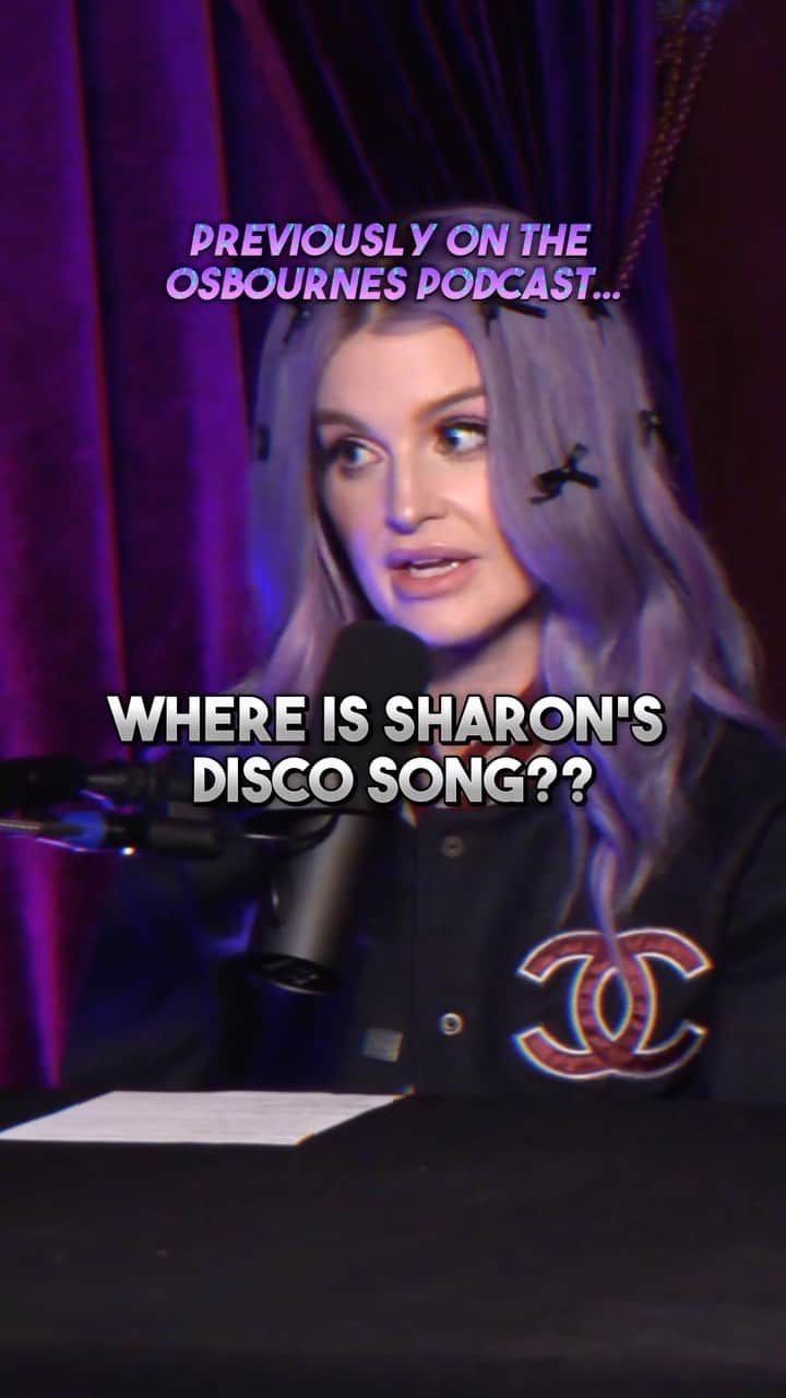 ケリー・オズボーンのインスタグラム：「THE WAIT IS FINALLY OVER. Put on your disco fit because Mom’s disco song has finally been found! ! 🕺💃  Catch The Osbournes Podcast now on Youtube, Rumble or wherever you get your podcasts.」