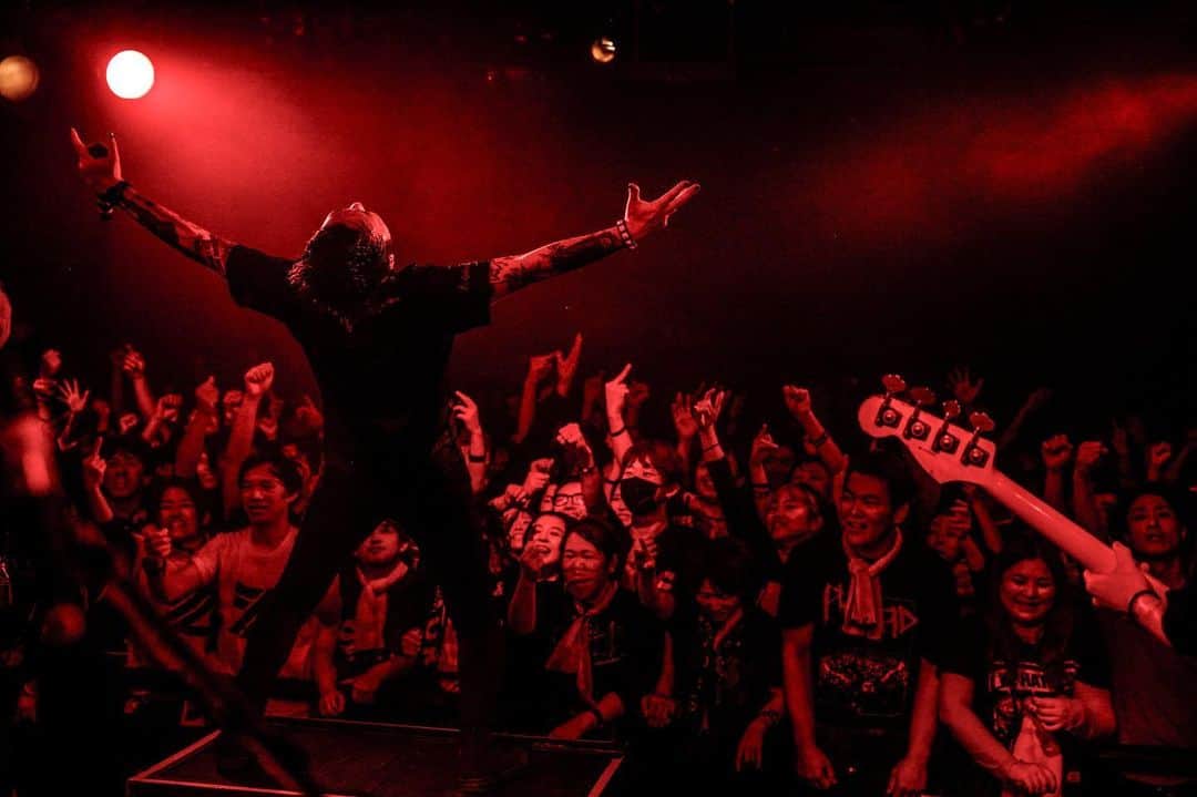 MAH さんのインスタグラム写真 - (MAH Instagram)「SiM “PLAYDEAD” WORLD TOUR SEASON 1 in 🇯🇵 Day 7 at club Change Wave Morioka, Iwate.  #SiM #PLAYDEAD #NOISEMAKER  📷 @koheisuzukiphoto」11月8日 0時15分 - mahfromsim