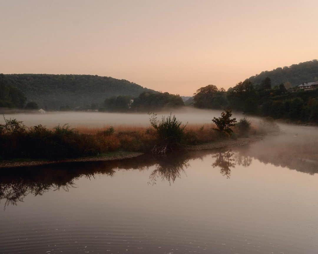 Kinfolk Magazineのインスタグラム：「A foggy snapshot of the Belgian Ardennes ☁️ from Kinfolk Wilderness.  (Photo: @martin.pauer)」