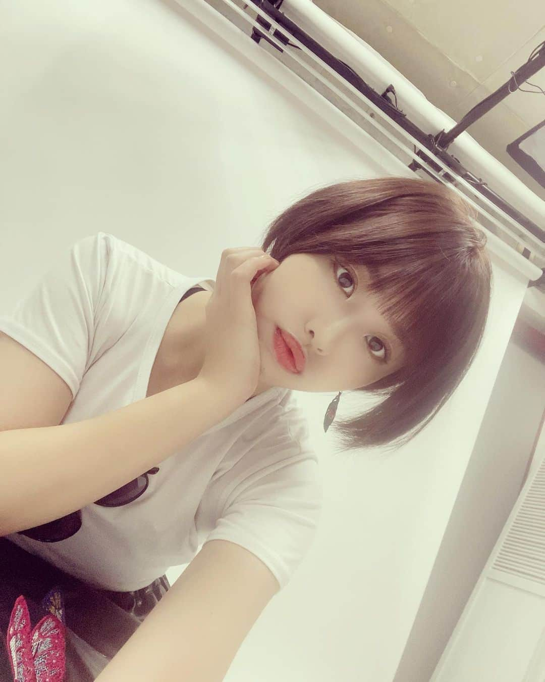 天音汐那のインスタグラム：「. 28歳になりました🎂  素直で、正直で、可愛げのある それでいて余裕のある人間になる！  音楽も、人間力も精一杯磨いて わたしと関わったみなさんに何か少しでも 幸せをもたらせるように生きていきたいなあ  不器用だけど、後悔しないように ひとつひとつ丁寧に行動していきます！ がんばるぞー(　´ゝ`)✨  27歳の天音汐那と出会ってくれて、応援してくれてみんな本当にありがとう！ これからも仲良くしておくれーーい(*´-`*)✨✨✨✨」