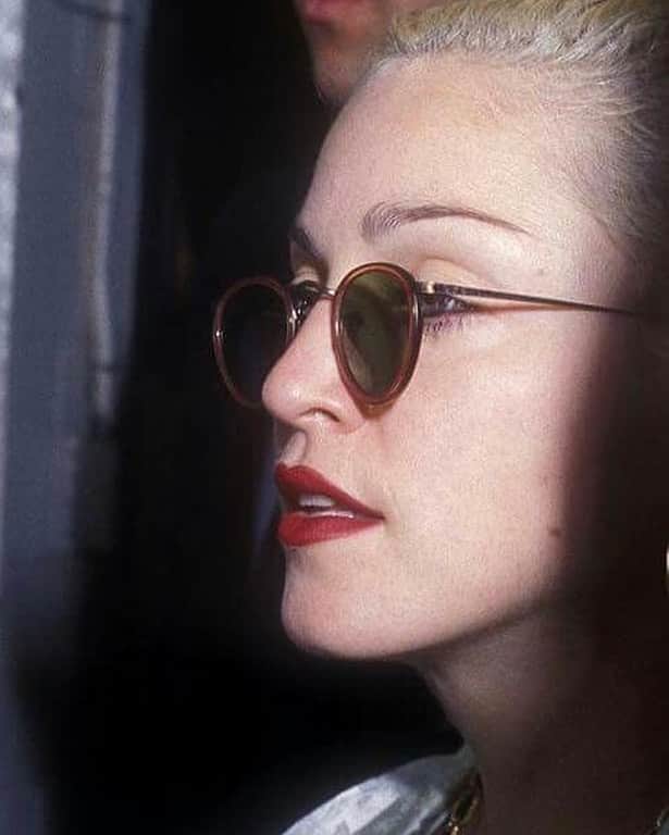 オリバーピープルズさんのインスタグラム写真 - (オリバーピープルズInstagram)「#Madonna in profile wearing MP-2 Sun, 1989.」11月8日 0時32分 - oliverpeoples