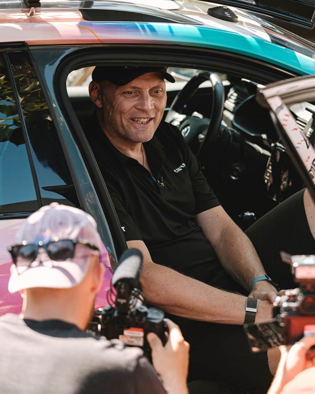 のインスタグラム：「@magnusbackstedt, Sports Director at @wmncycling, was part of Zipp's determined drive to develop a carbon wheel tough enough to win on the cobblestones of Roubaix. Magnus paid a visit to Zipp HQ recently when his daughter, @backstedt_zoe, came to race CX in Indy, and we sat down with him to talk Zipp, Roubaix, and more. Head to the link in bio to listen to the latest installment of the Zipp Speed Podcast! 📸 @bethduryea」