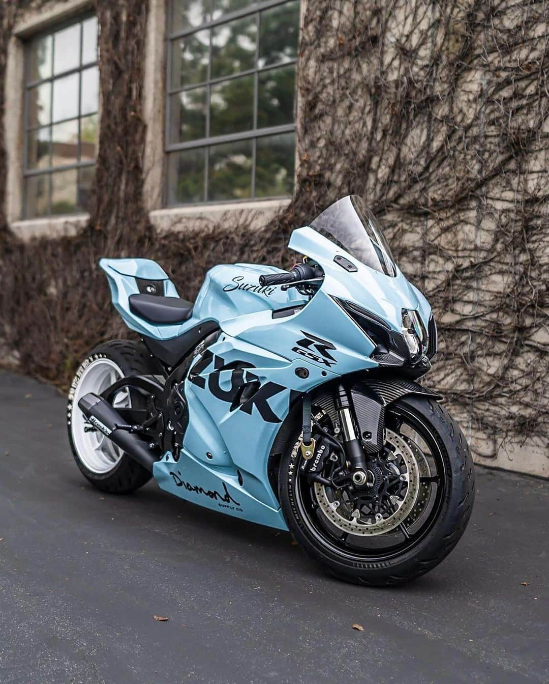 epidemic_motorsのインスタグラム：「This wrap is done on to the next… @gixxer_migs  •Gloss sea breeze blue by Avery  •Mine is a 2022 (2017-2023 all same)  •Tirestickers done by @tirestickers  * * * #suzuki #suzukiofvannuys #gixxer #gsxr #gixxerkidz #gexrnation #iloveyou #wrap #tirestickers #sportbike」