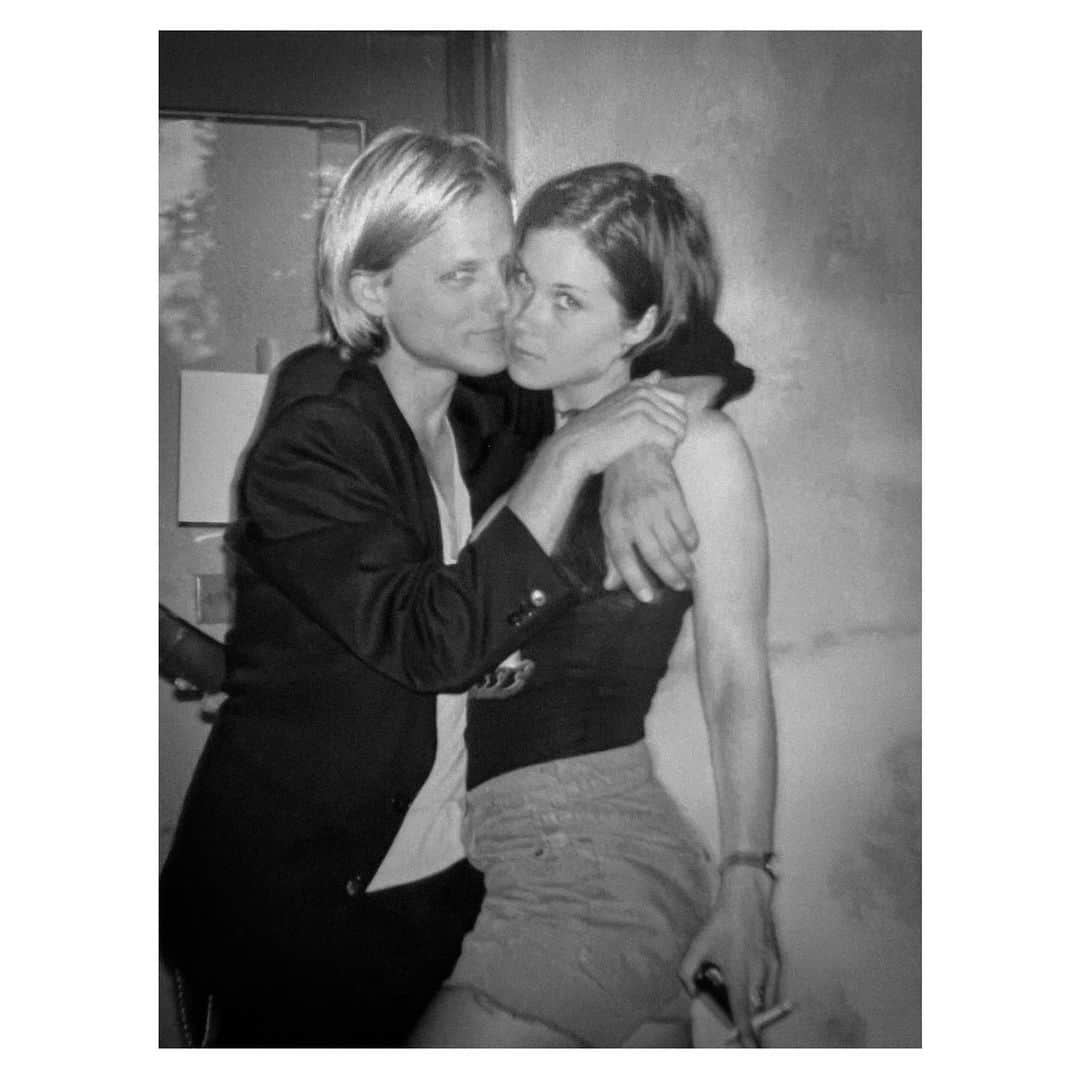 ランドール・スラヴィンのインスタグラム：「The brilliant Christina Applegate and myself. 1996 #unseensnapshot」