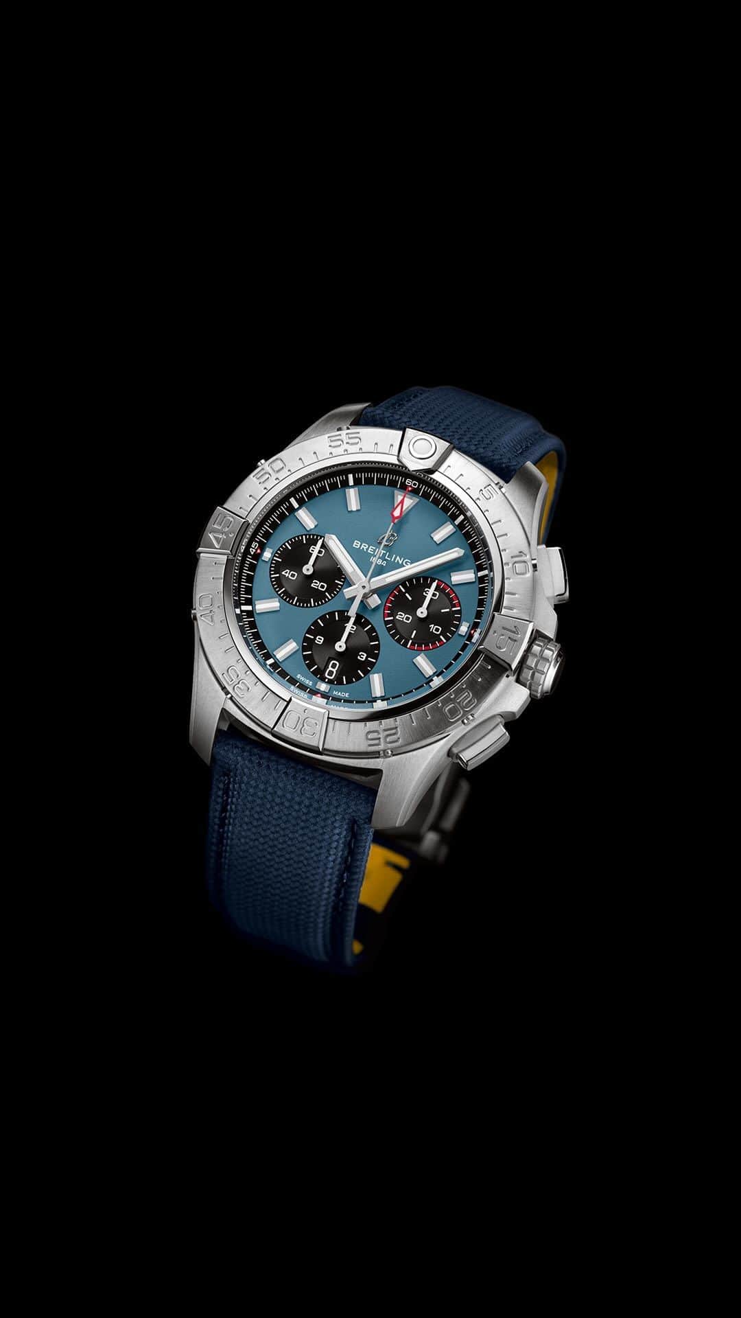 ブライトリングのインスタグラム：「The Avenger was built for jet pilots. It’s a watch that can take on the toughest cockpits and keep coming back for more. But you don’t need air-force credentials to appreciate its bold design, exceptional resilience, and next-level functionality. Today, that’s truer than ever. Meet the newly redesigned Avenger collection.  #breitling #squadonamission #avenger #watches #pilotwatch #aviation #chronograph #gmt」