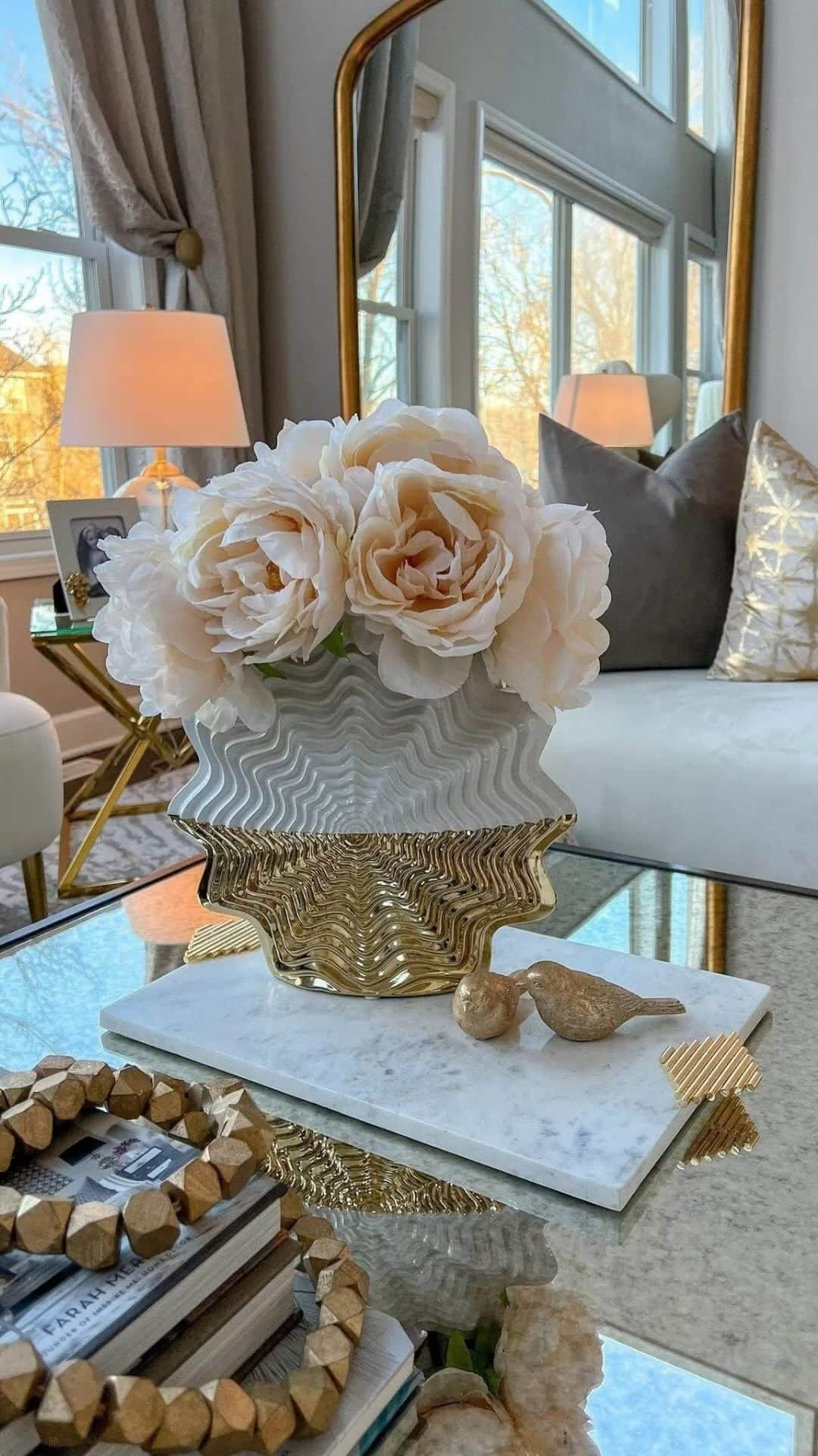 のインスタグラム：「Did someone say… 35% off select vases?! Available for a limited time, shop from our gorgeous collection of popular vases, perfect for any room💐 Only at inspiremehomedecor.com link in bio.」