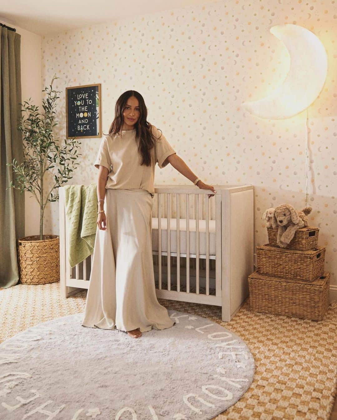 ジュリー・サリニャーナさんのインスタグラム写真 - (ジュリー・サリニャーナInstagram)「NURSERY REVEAL! Ah, so Excited to share baby Matisse’s nursery I designed with @potterybarnkids. 😍 I wanted to bring my personal style of California cool into his room and create a dreamy, calming, yet fun room for him to explore, learn, and grow. The theme was “love you to the moon” so you’ll see the moon, stars and universe throughout his room which we love! It’s our dream nursery for him and we can’t wait to watch him wander and feel our love to him! ☁️🤍  Thank you @potterybarnkids for helping us create the perfect room for Matisse! We are over the moon! 🌙 #nurseryreveal #lovemypbk #nurseryinspo #nurseryideas」11月8日 1時30分 - sincerelyjules