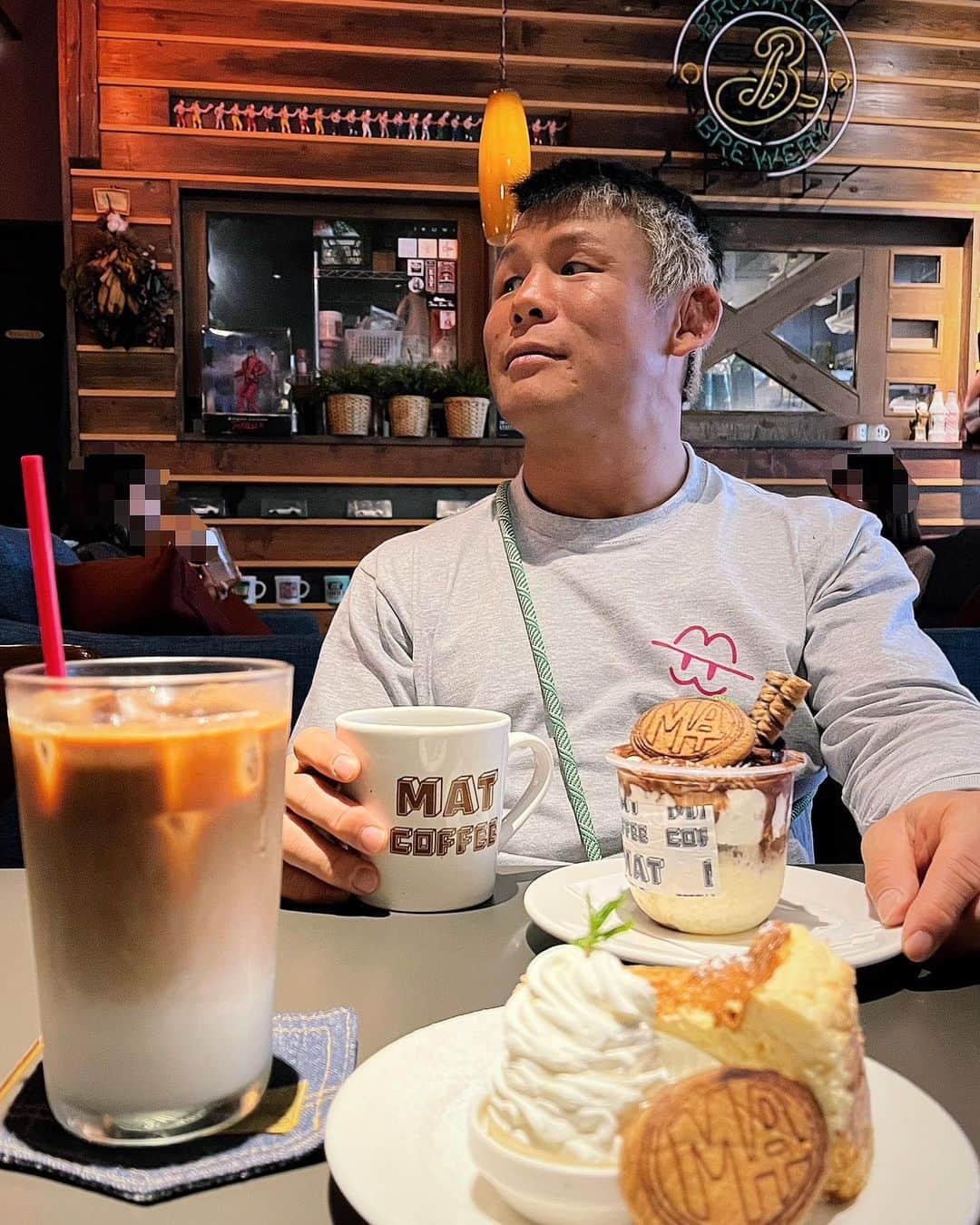 北岡悟のインスタグラム：「11/5(日)昼過ぎ、三度目のMAT COFFEE☕️✨ 改良湯からの湯上がりで、改良湯とのコンビネーションは初♨️✨ 私は新メニューのティラミスを堪能😋✨ 11月半ばから私北岡悟、渋谷区民から品川区民になるので、MAT COFFEE、来る頻度は落ちちゃうかもしれないけど、"正真正銘北岡軍団"にとって、また行きたいと思う素敵スポットです👩🏻‍🤝‍👨🏾✨ #MATCOFFEE #ティラミス #チーズケーキ #正真正銘北岡軍団 #北岡夫妻」