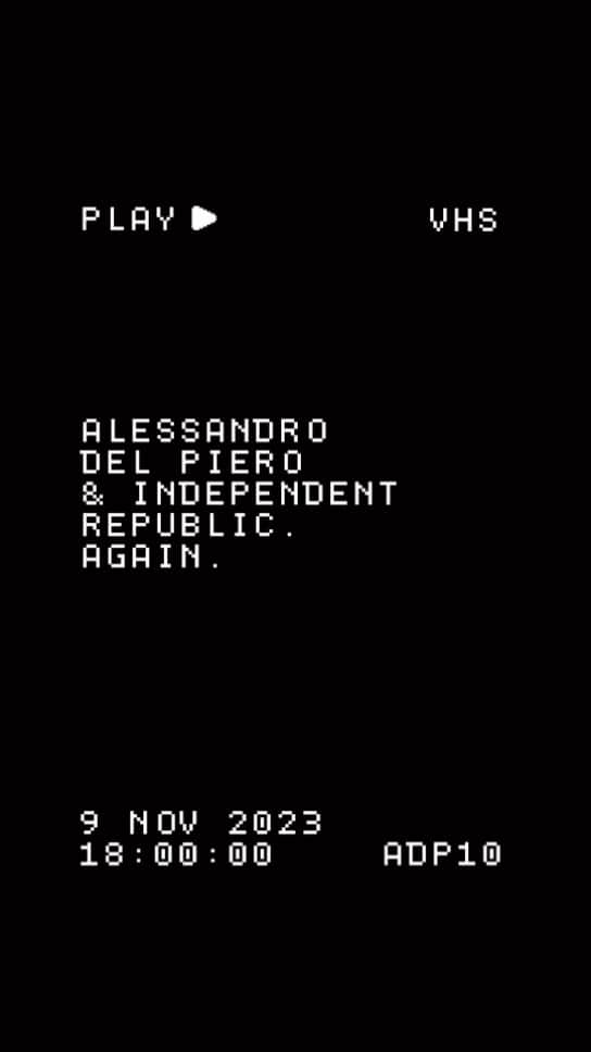 アレッサンドロ・デル・ピエロのインスタグラム：「Finalmente possiamo annunciarvi: “THE RECORD MAN” 🚀 @alessandrodelpiero e @independent.republic dinuovo insieme per una capsule molto speciale!  . Sei pronto a scoprirla? Disponibile dal 9 novembre. 🤪 🎬 su www.independentrepublic.it . . #adp10 #alessandrodelpiero #legend #juventus #losangeles #pinturicchio #hoodies #black #streetwear #colors #fornotordinaryminds #stateofmind #sweatshirt #organiccotton #label #street #juventus」