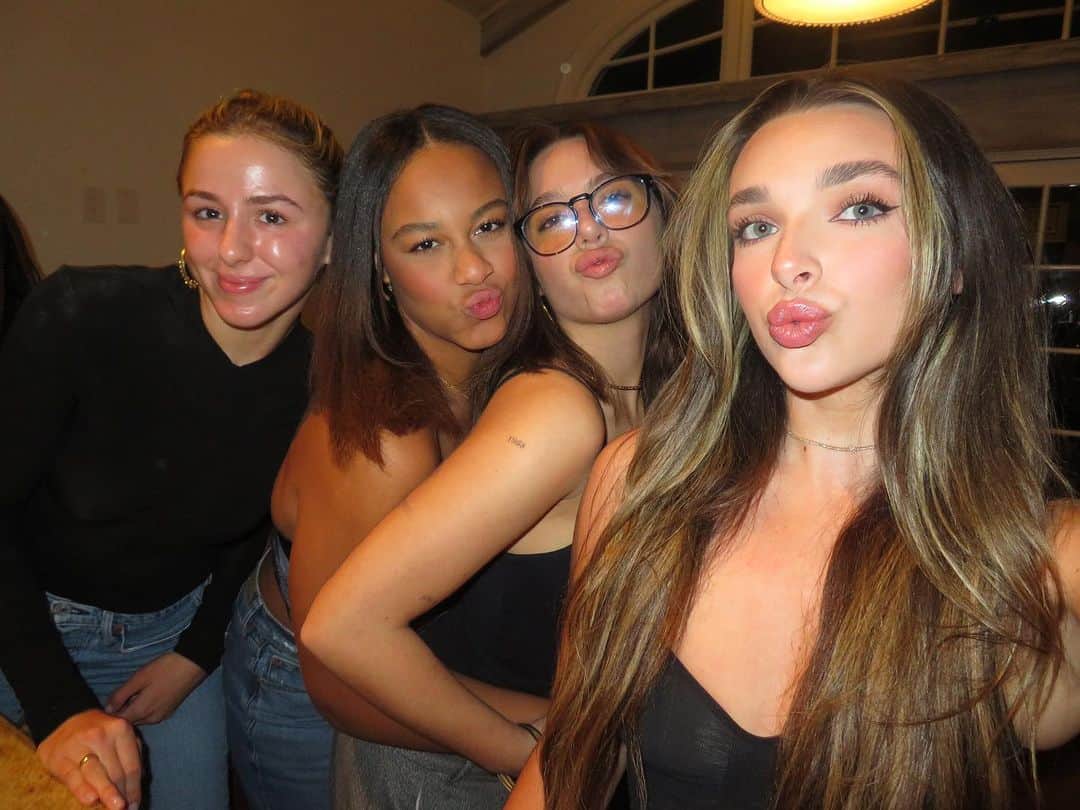 ケンドール・バーツさんのインスタグラム写真 - (ケンドール・バーツInstagram)「Nothings changed」11月8日 2時05分 - kendallvertes