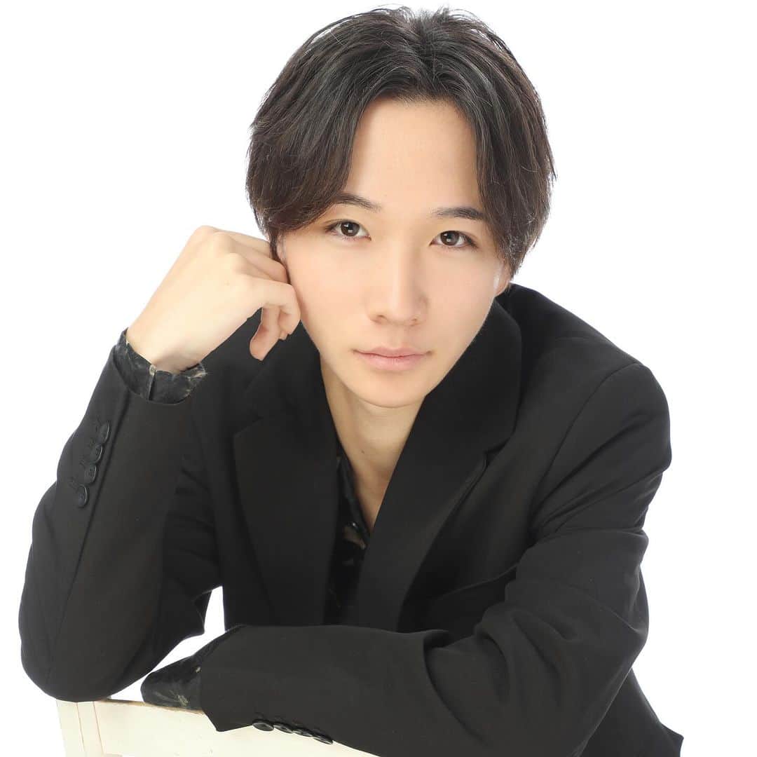 のインスタグラム：「Watanabe Syouta 渡辺 しょうた  王道イケメンホスト✨  安定感抜群の正統派イケメン‼️  指名のご予約はタグ付けされているアカウントにDM📩✨」